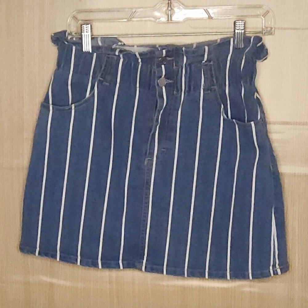 Jolt Junior's Blue White Stripe Denim Skirt Paperbag Waist Medium
